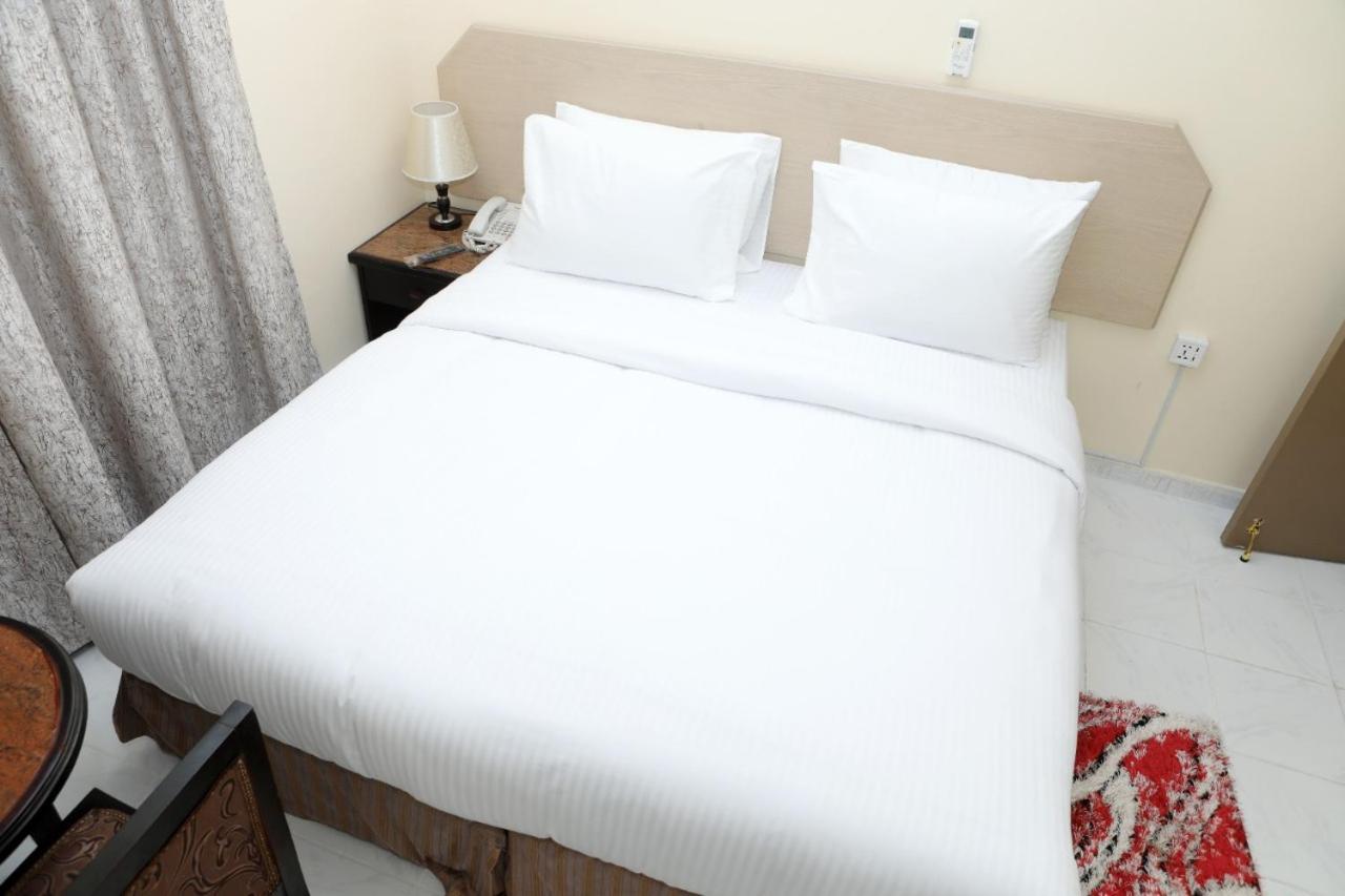 Blue Sky Way Hotel - Gold Tower Building 두바이 외부 사진